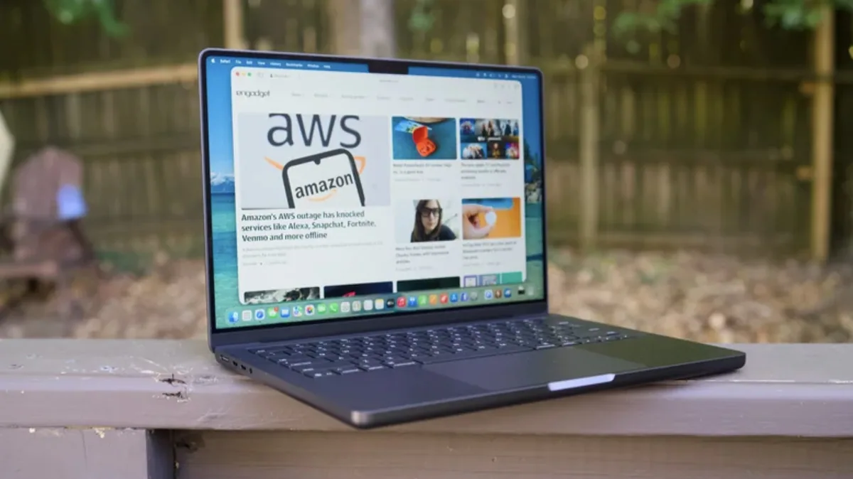 Apple to launch touchscreen MacBook and new iPad Mini in October