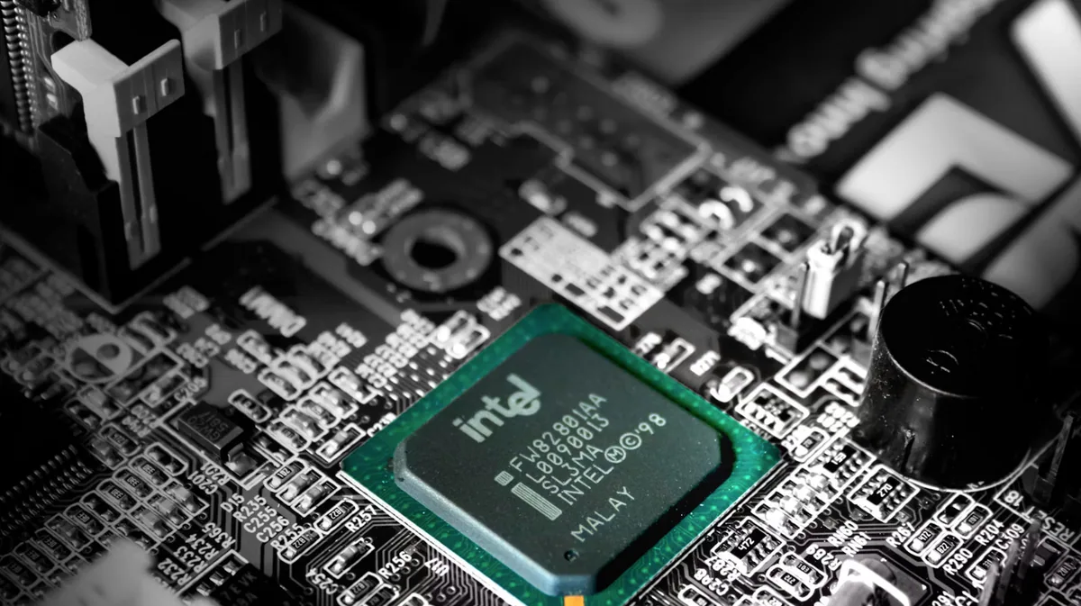 Intel to launch new CPUs on older DDR4-compatible sockets