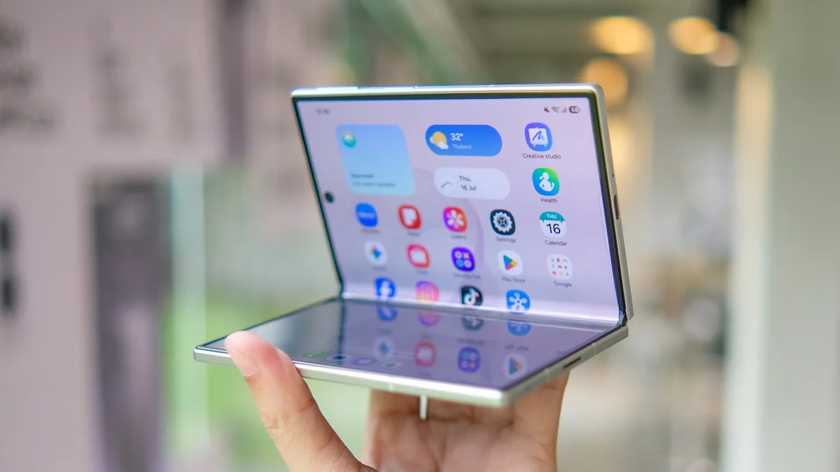 Screen protectors for foldable phones may cause issues