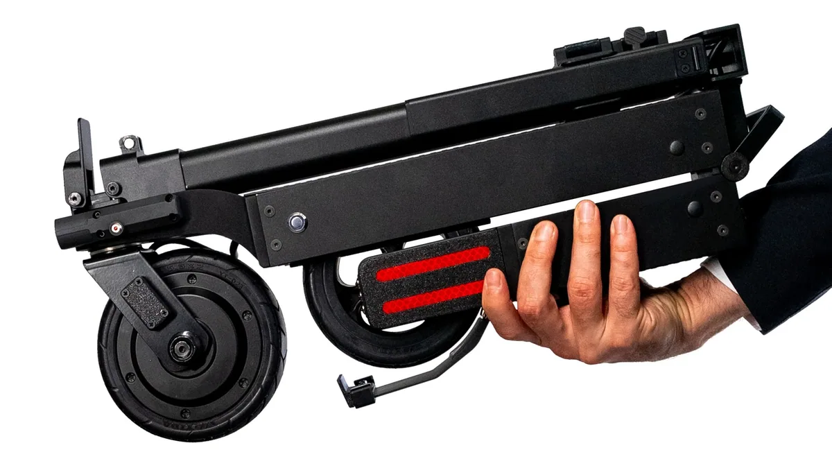 Sponsored: Blizwheel F0.5: 0.5-meter foldable e-scooter fits your bag